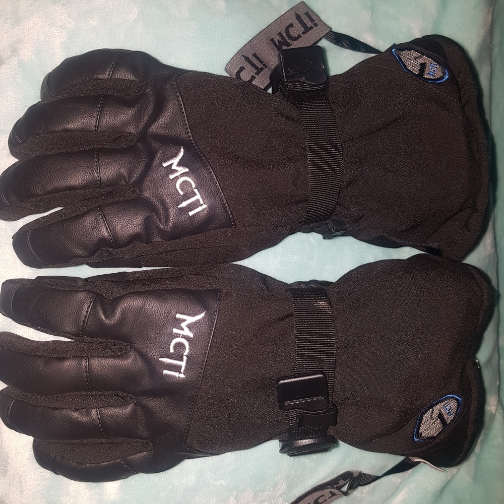 WINTER SKI GLOVES